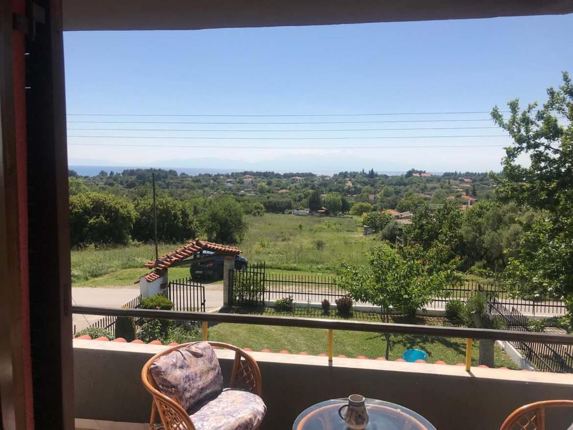 Great First Floor Appartment With View Nea Kallikrateia Exterior foto